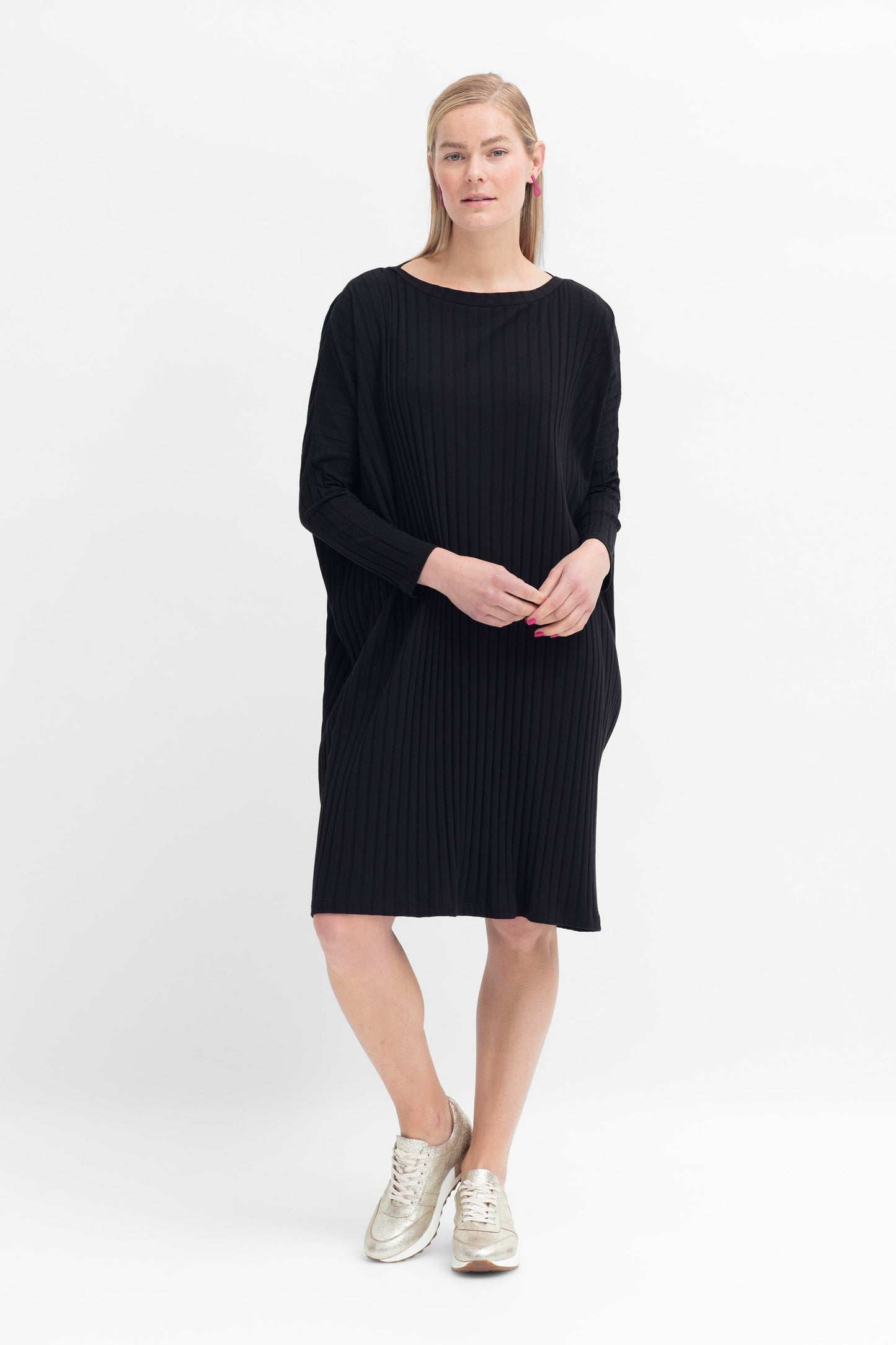 Alvar Australian Cotton Relaxed Fit Long Sleeve Rib Jersey Dress Model Front | BLACK