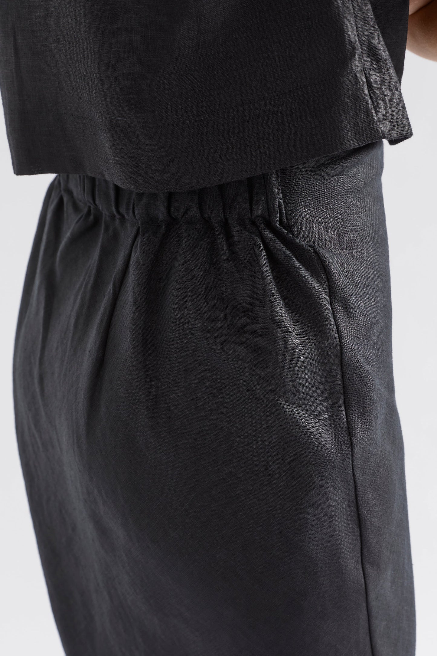 Stilla Midi Pencil Skirt with Side Splits Model Back Detail | BLACK