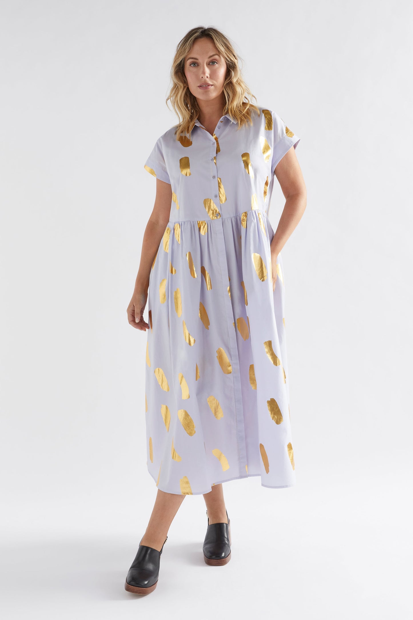 Ivar Organic Cotton Gold Foil Print Shirt Dress Model Front | FOG GOLD METALLIC FLECK
