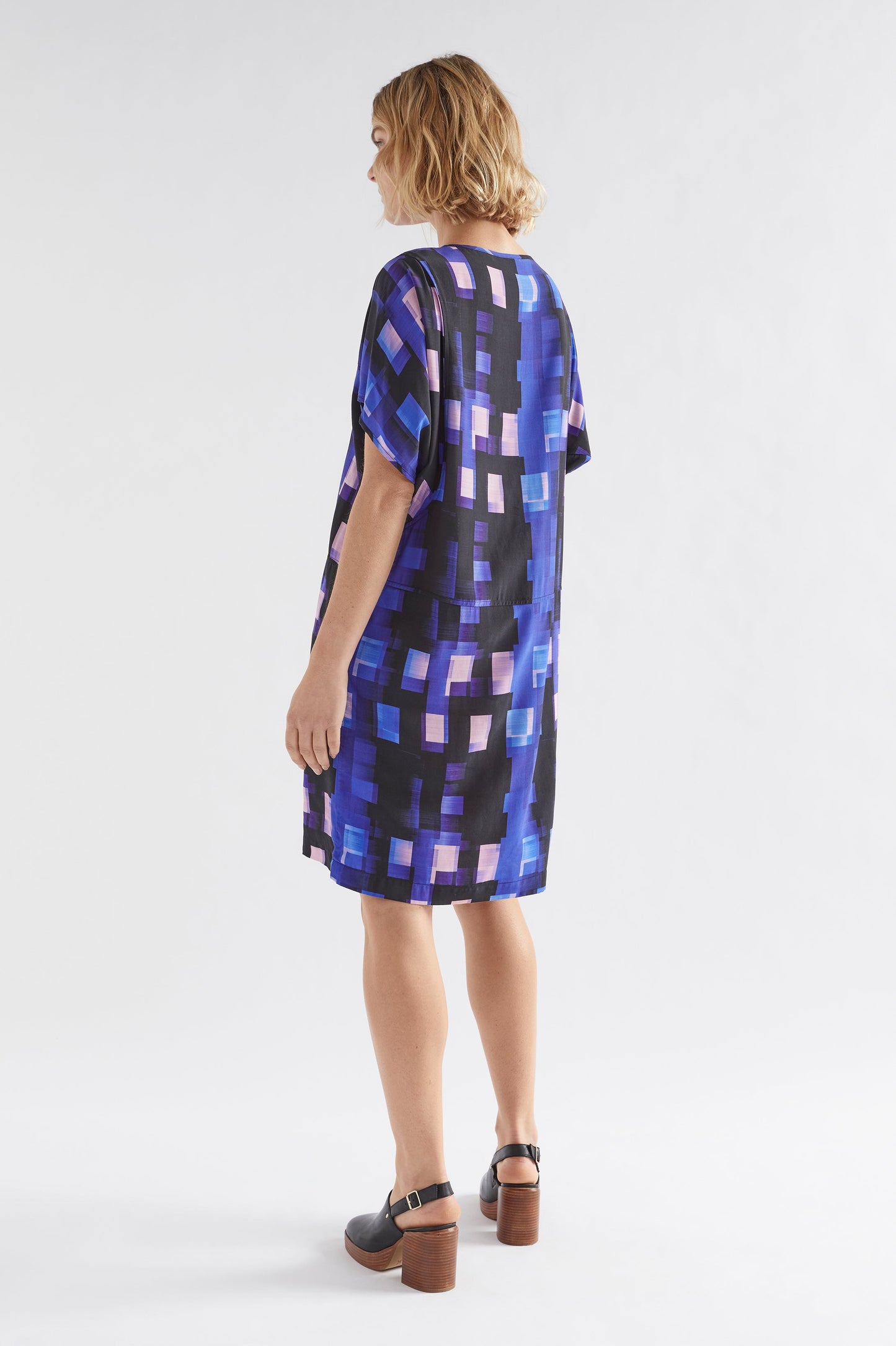 Holst V-Neck Print Knee Length Dress Model Back | BLUE SHUTTER GRID