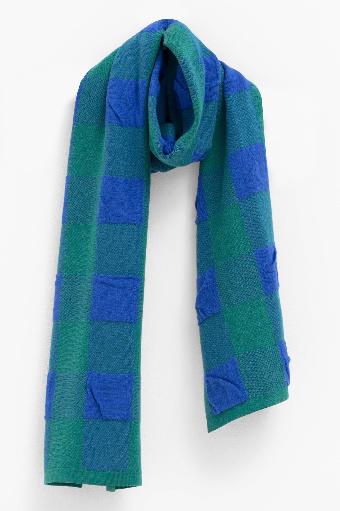 Karo Large Gingham Pattern Knitted Scarf | ELECTRIC BLUE GREEN GINGHAM