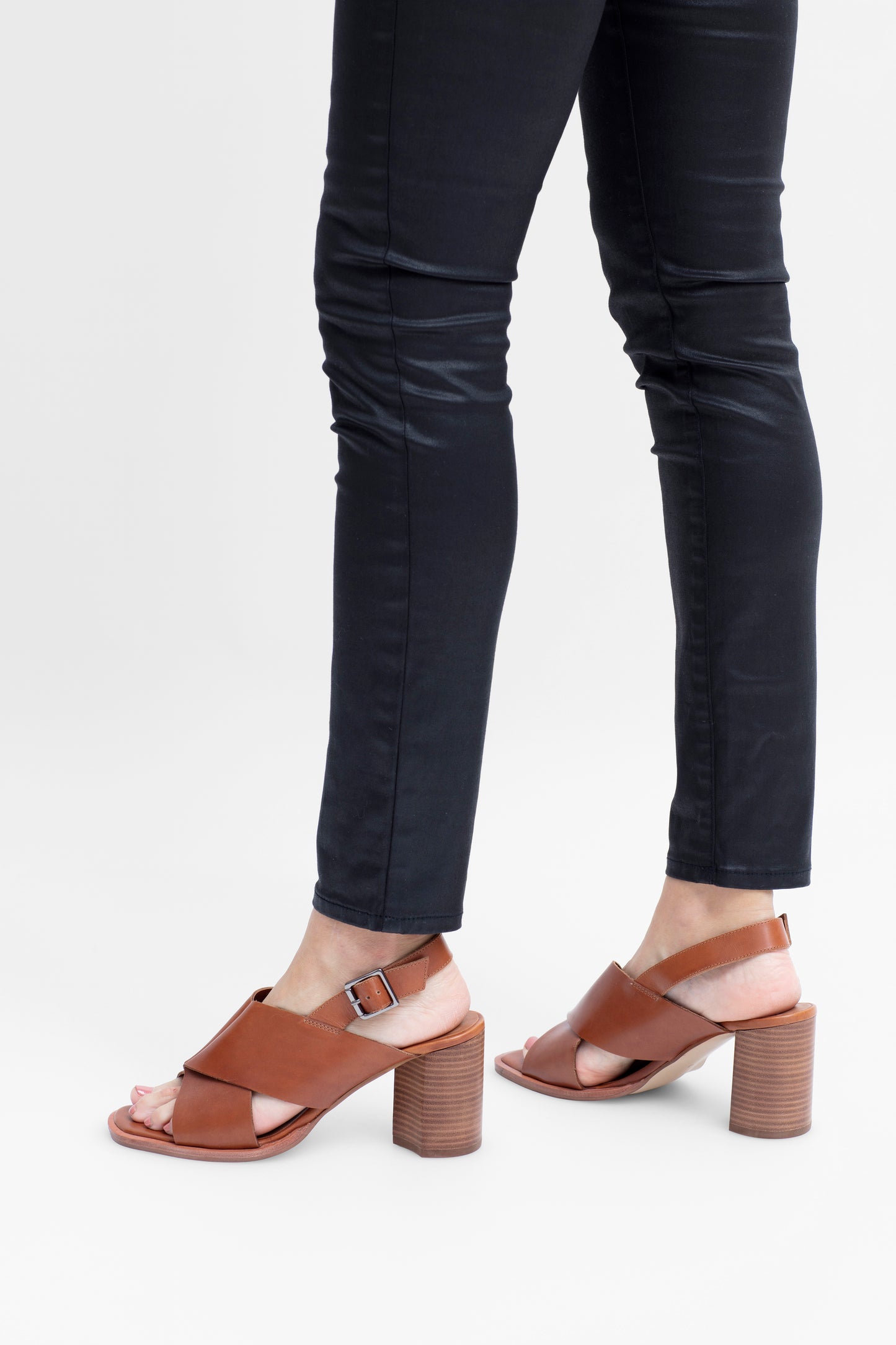 Agata Block Heeled Leather Sandal Model Side Angled TAN