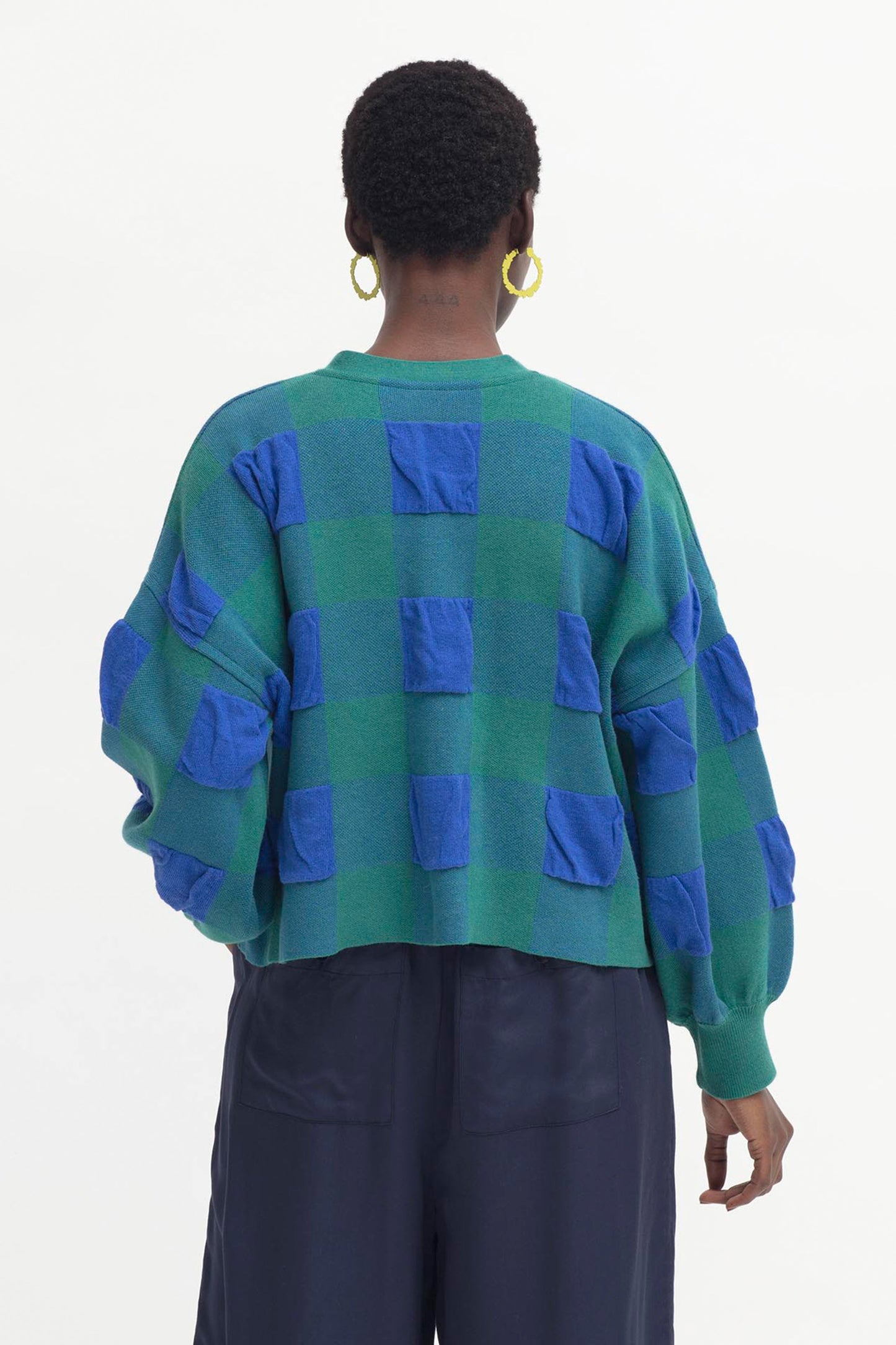  Karo Organic Cotton Large Gingham Woven V- Neck Crop Cardigan Model Back | ELECTRIC BLUE GREEN GINGHAM