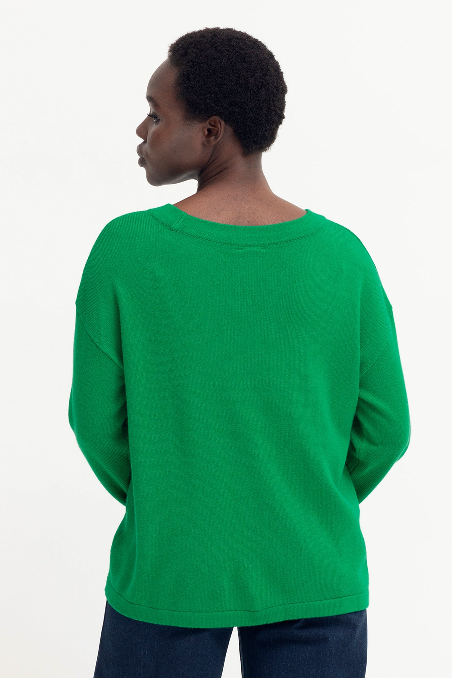 Kjosa Relaxed Fit A-line Sweater Model Back | ALOE GREEN