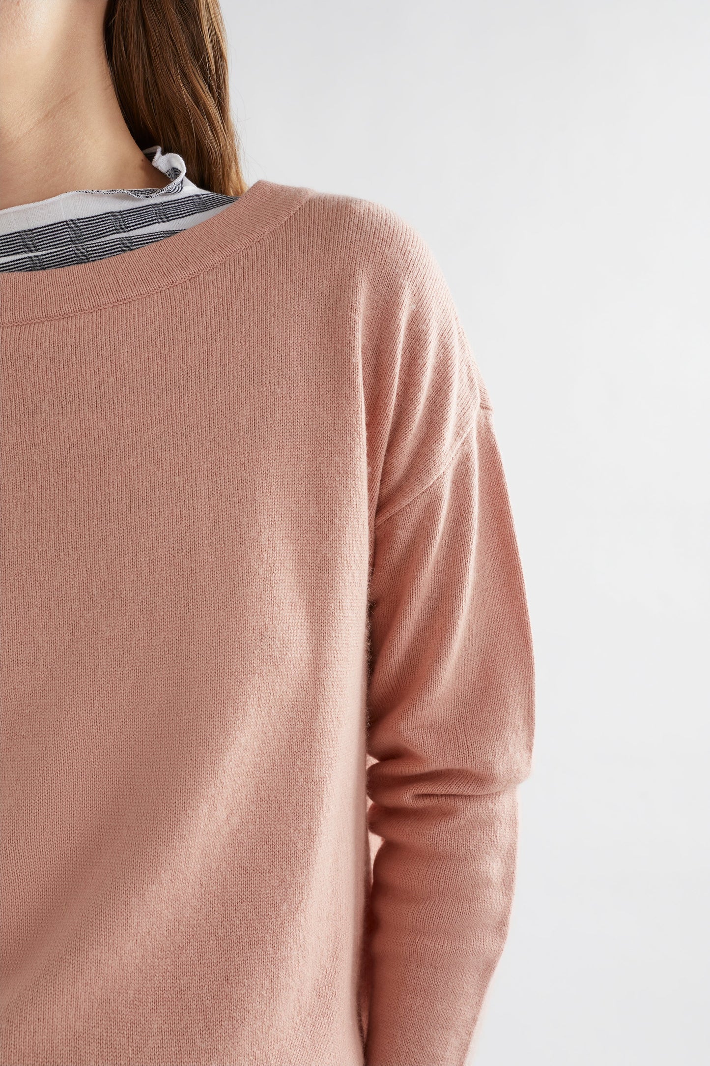 Kjosa Relaxed Fit A-line Sweater Model Detail | PEACH