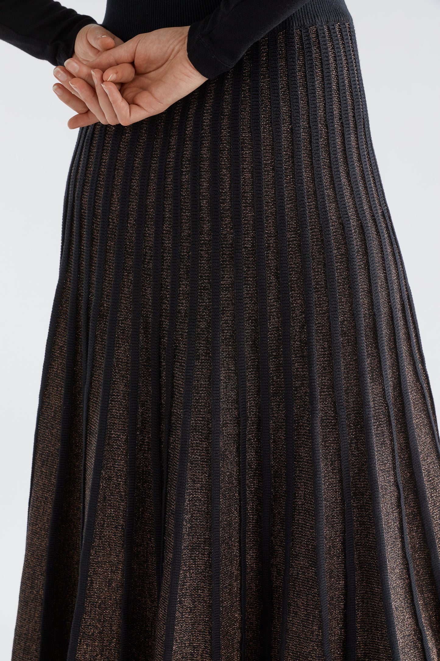Glittra Lurex Knit Metallic A-Line Skirt Model Detail | GOLDEN METALLIC