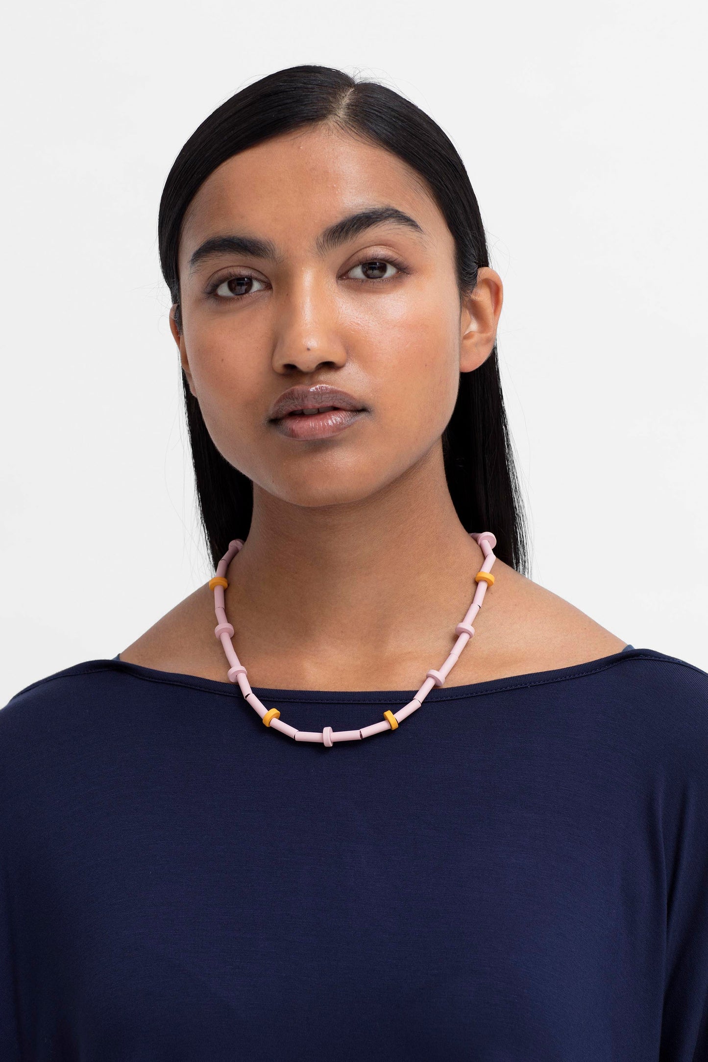 Obbe Colour Coated Contrasting Metal Bead Necklace Model FLOSS PINK