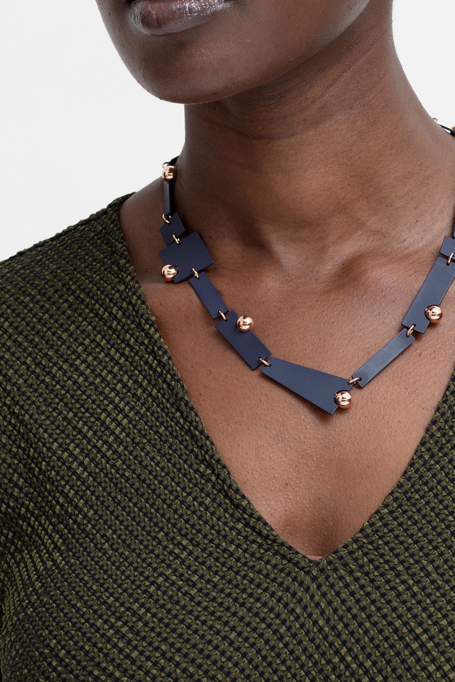 Indir Colour Coated Metal Piece Asymmetric Short Necklace Model Crop STEEL BLUE