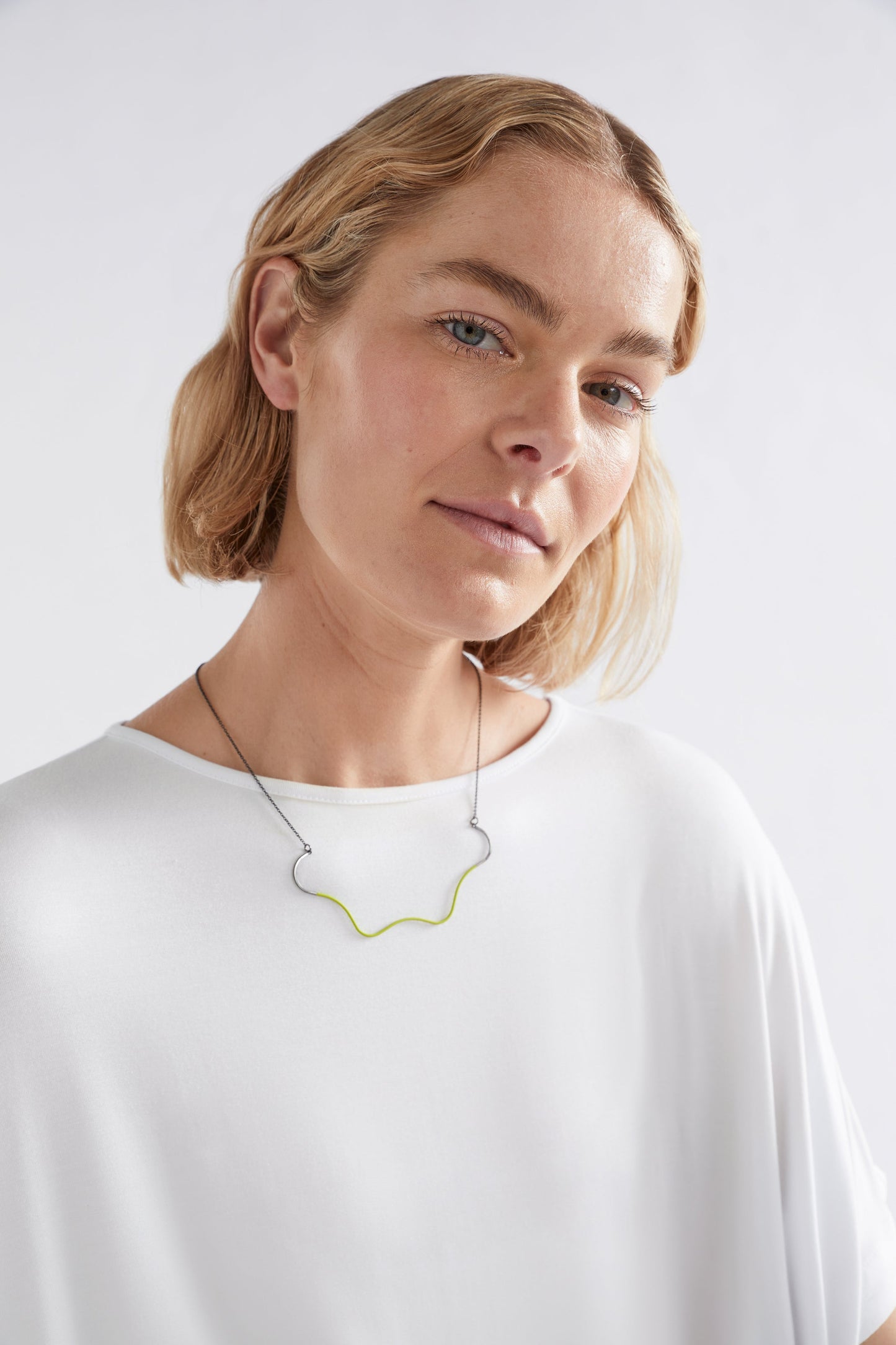 Wave Chain and Wavey Fine Metal Colour Dipped Pendant Necklace Model | LIMEADE